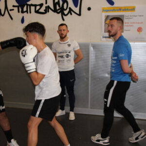 Boxtraining mit der Jugend und Motivationsgespräche